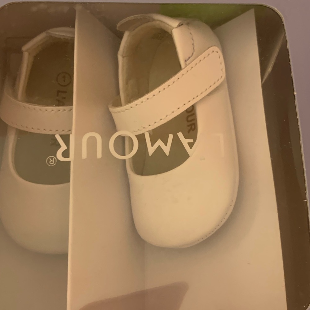 2 pair L’amour size 1 boutique Angel baby shoes